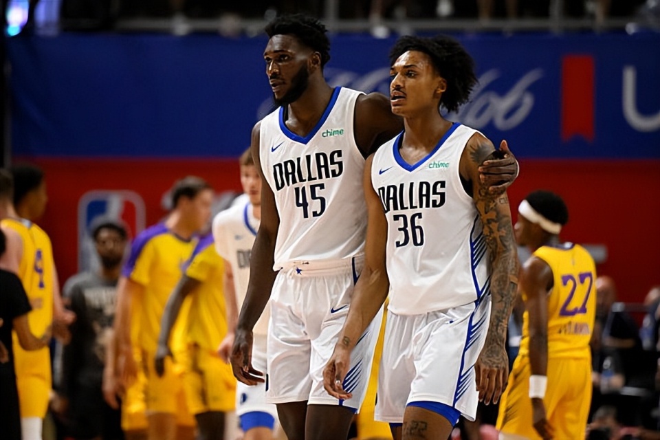 赛中, BA季前赛, 达拉斯独行