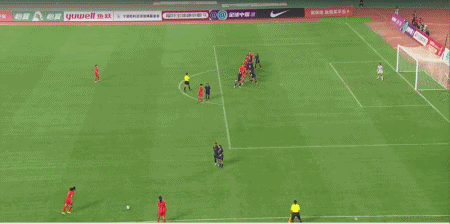 岁的王爱芳, 队的常客, 她和球队一